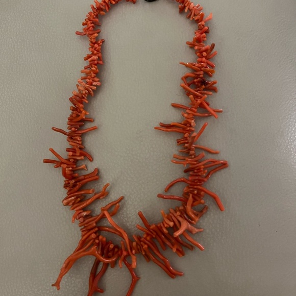 Jewelry - Fabulous, red coral necklace